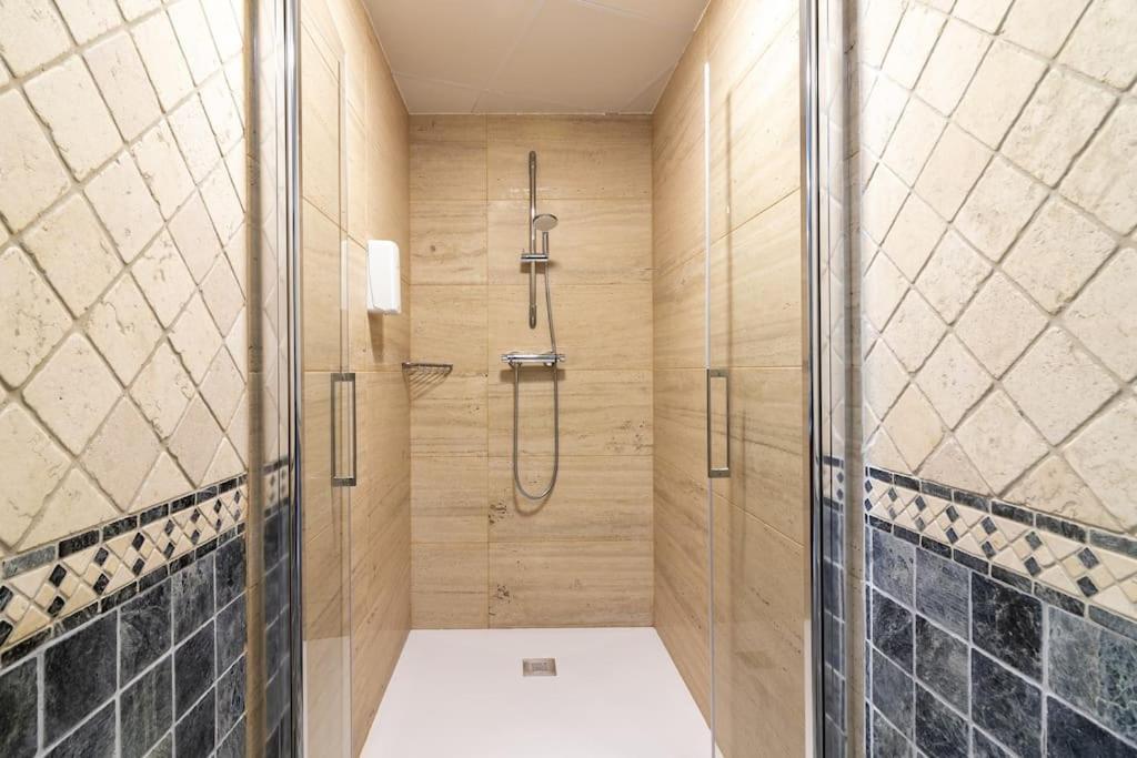 Apartamentos Avenida Tropical By Bossh! Apartments Salobreña Dış mekan fotoğraf
